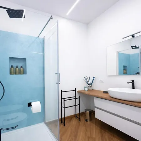 Apartment Bilocale Al Mare , Ascensore & Wifi , Stazione *
